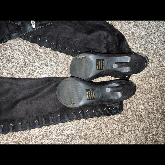 Thigh high lace up/zip up boots - Picture 4 of 8